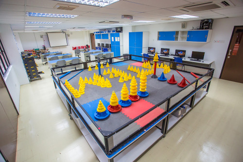 STEM（科学・技術・工学・数学）ラボ